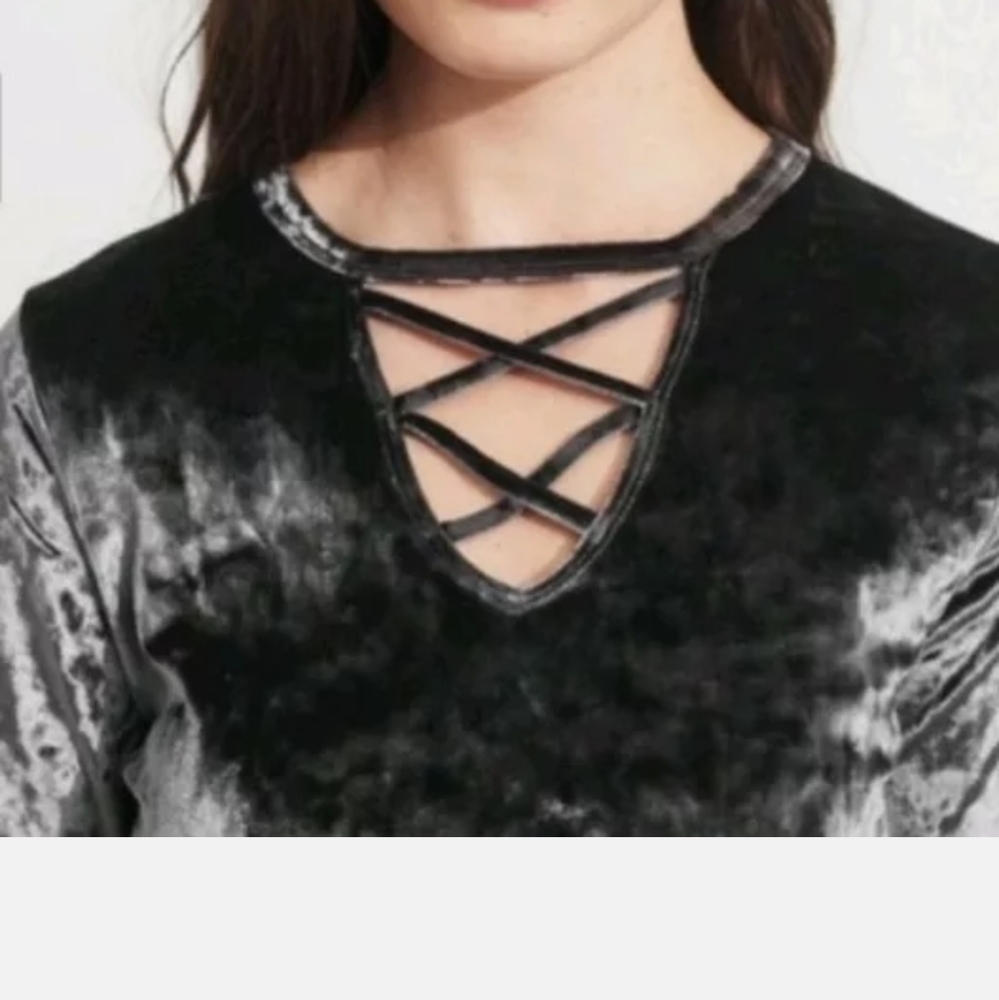 Hollister Top Velvet Silver medium